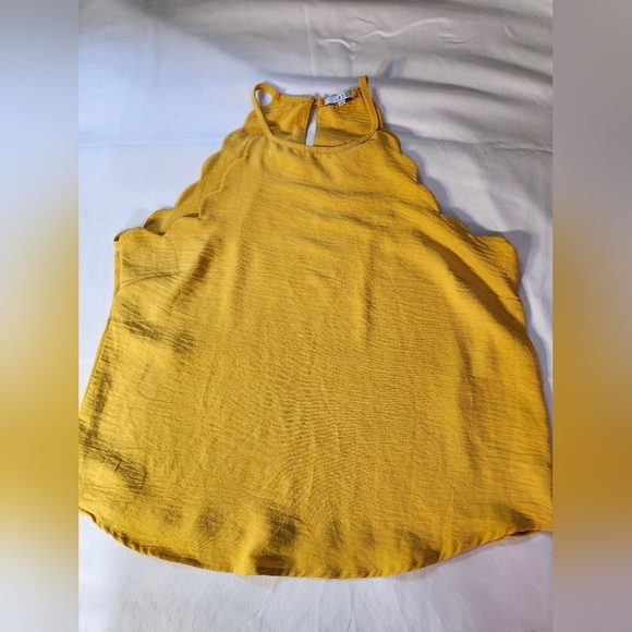 iris Tops - Iris Halter Style Mustard Yellow Scalloped Edge Sz L